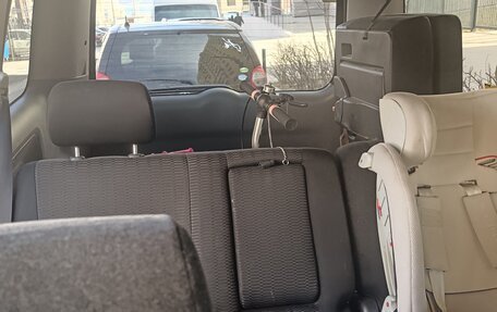 Toyota Voxy II, 2005 год, 850 000 рублей, 15 фотография