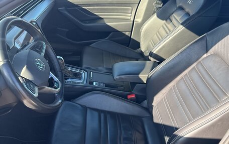 Volkswagen Passat B8 рестайлинг, 2021 год, 2 350 000 рублей, 7 фотография