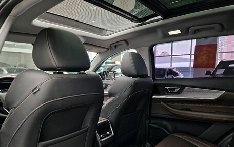 Chery Tiggo 8 Pro, 2021 год, 1 999 000 рублей, 24 фотография