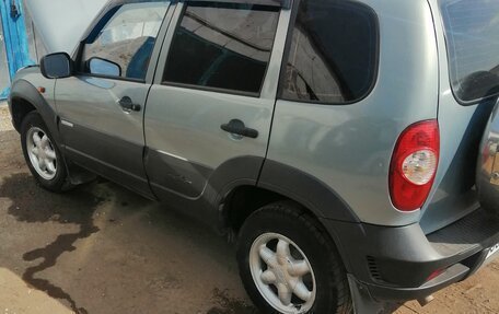 Chevrolet Niva I рестайлинг, 2002 год, 400 000 рублей, 5 фотография