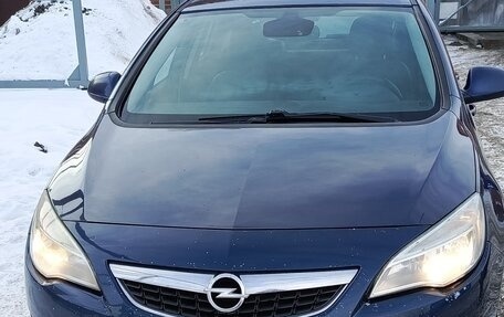 Opel Astra J, 2011 год, 590 000 рублей, 2 фотография