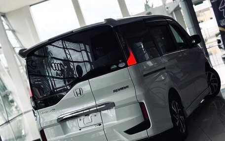 Honda Stepwgn IV, 2022 год, 2 140 000 рублей, 8 фотография