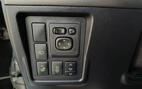 Toyota Land Cruiser Prado 150 рестайлинг 2, 2017 год, 4 300 000 рублей, 14 фотография