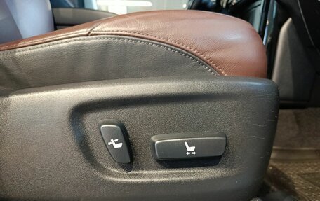 Toyota Land Cruiser Prado 150 рестайлинг 2, 2017 год, 4 300 000 рублей, 16 фотография