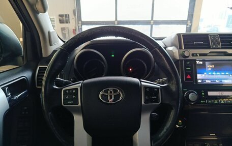 Toyota Land Cruiser Prado 150 рестайлинг 2, 2017 год, 4 300 000 рублей, 10 фотография