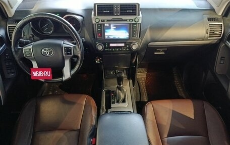 Toyota Land Cruiser Prado 150 рестайлинг 2, 2017 год, 4 300 000 рублей, 12 фотография
