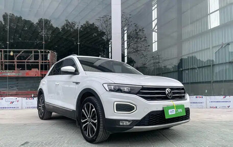 Volkswagen T-Roc I, 2023 год, 1 430 777 рублей, 4 фотография