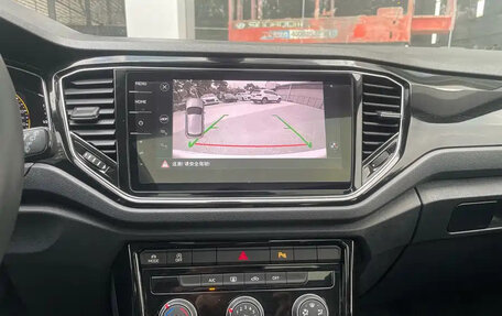 Volkswagen T-Roc I, 2023 год, 1 430 777 рублей, 11 фотография