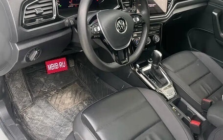 Volkswagen T-Roc I, 2023 год, 1 430 777 рублей, 8 фотография