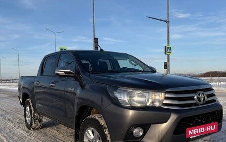 Toyota Hilux VIII, 2015 год, 2 450 000 рублей, 2 фотография