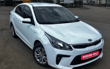 KIA Rio IV, 2018 год, 1 200 000 рублей, 4 фотография