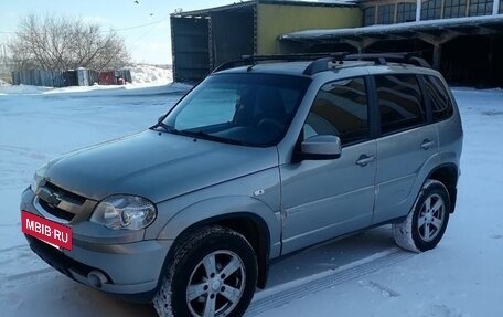 Chevrolet Niva I рестайлинг, 2015 год, 600 000 рублей, 3 фотография