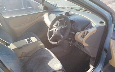 Nissan Tino, 2001 год, 170 000 рублей, 6 фотография