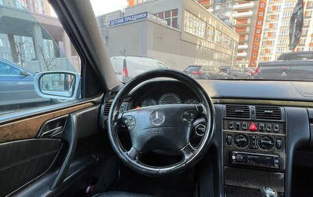 Mercedes-Benz E-Класс, 2001 год, 480 000 рублей, 12 фотография