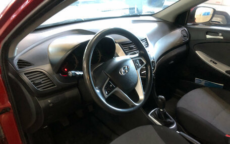 Hyundai Solaris II рестайлинг, 2013 год, 750 000 рублей, 10 фотография