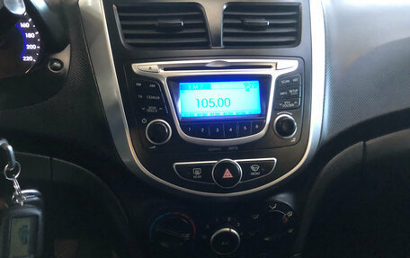 Hyundai Solaris II рестайлинг, 2013 год, 750 000 рублей, 11 фотография