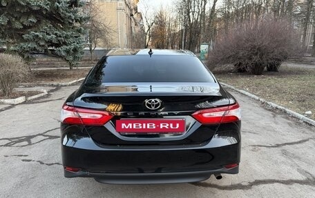 Toyota Camry, 2018 год, 2 440 000 рублей, 5 фотография