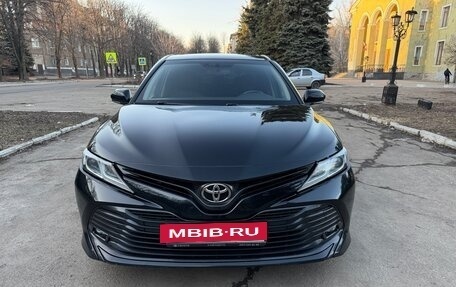 Toyota Camry, 2018 год, 2 440 000 рублей, 2 фотография