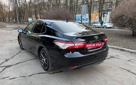 Toyota Camry, 2018 год, 2 440 000 рублей, 6 фотография