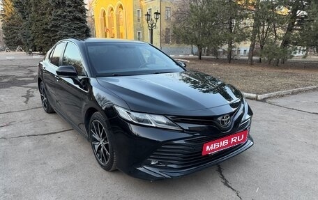 Toyota Camry, 2018 год, 2 440 000 рублей, 3 фотография