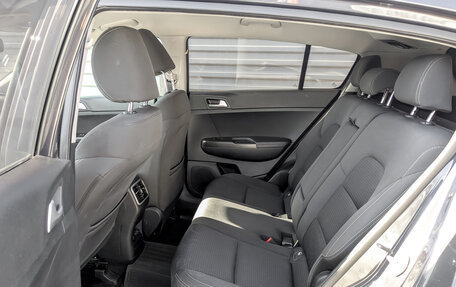 KIA Sportage IV рестайлинг, 2017 год, 1 800 000 рублей, 12 фотография