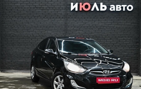 Hyundai Solaris II рестайлинг, 2012 год, 900 000 рублей, 3 фотография