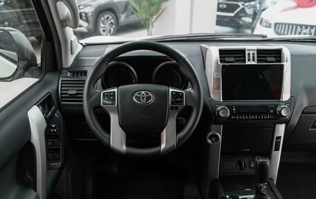 Toyota Land Cruiser Prado 150 рестайлинг 2, 2012 год, 2 690 000 рублей, 12 фотография