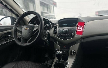 Chevrolet Cruze II, 2010 год, 645 000 рублей, 8 фотография