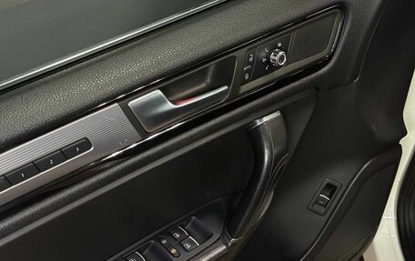 Volkswagen Touareg III, 2011 год, 2 359 000 рублей, 8 фотография