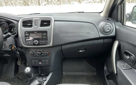 Renault Logan II, 2019 год, 710 000 рублей, 14 фотография