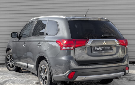 Mitsubishi Outlander III рестайлинг 3, 2015 год, 1 650 000 рублей, 7 фотография