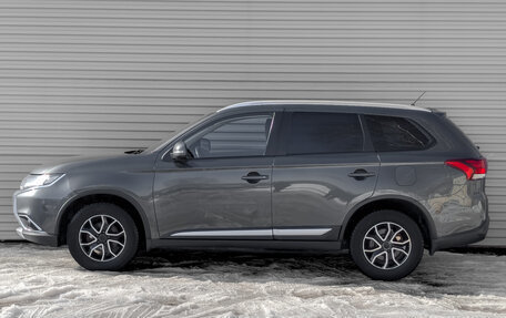 Mitsubishi Outlander III рестайлинг 3, 2015 год, 1 650 000 рублей, 8 фотография