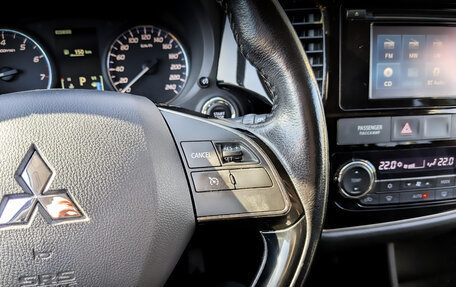 Mitsubishi Outlander III рестайлинг 3, 2015 год, 1 650 000 рублей, 27 фотография