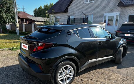 Toyota C-HR I рестайлинг, 2020 год, 2 750 000 рублей, 6 фотография