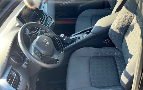 Toyota C-HR I рестайлинг, 2020 год, 2 750 000 рублей, 5 фотография