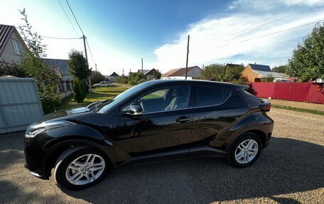 Toyota C-HR I рестайлинг, 2020 год, 2 750 000 рублей, 8 фотография