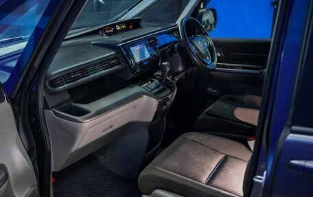 Honda Stepwgn IV, 2018 год, 2 250 000 рублей, 13 фотография