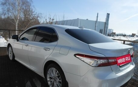 Toyota Camry, 2019 год, 2 650 000 рублей, 2 фотография