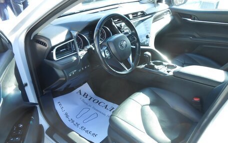 Toyota Camry, 2019 год, 2 650 000 рублей, 8 фотография