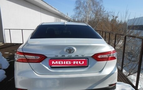 Toyota Camry, 2019 год, 2 650 000 рублей, 6 фотография