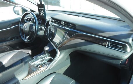 Toyota Camry, 2019 год, 2 650 000 рублей, 13 фотография