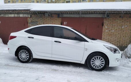 Hyundai Solaris II рестайлинг, 2014 год, 845 000 рублей, 2 фотография
