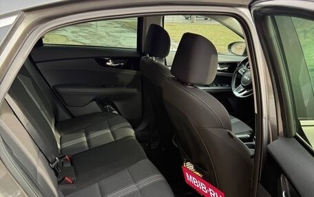 KIA Cerato IV, 2022 год, 2 350 000 рублей, 10 фотография