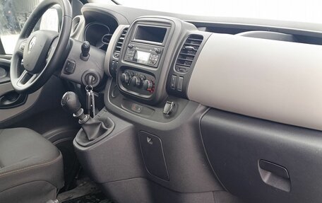 Renault Trafic, 2019 год, 2 340 000 рублей, 10 фотография