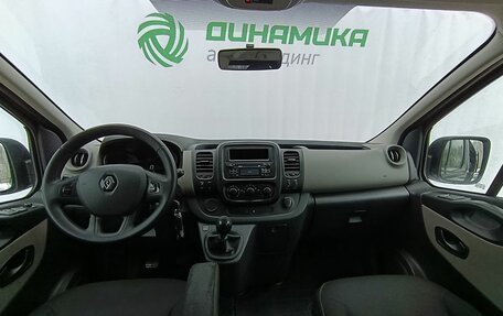 Renault Trafic, 2019 год, 2 340 000 рублей, 14 фотография