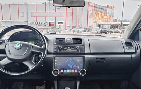 Skoda Fabia II, 2011 год, 585 000 рублей, 10 фотография