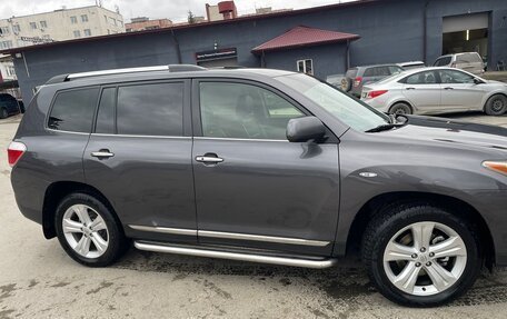 Toyota Highlander III, 2011 год, 2 100 000 рублей, 2 фотография
