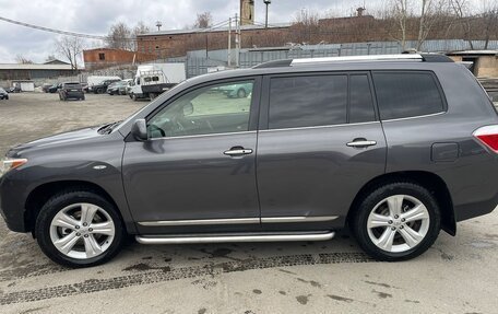 Toyota Highlander III, 2011 год, 2 100 000 рублей, 3 фотография