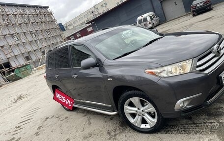 Toyota Highlander III, 2011 год, 2 100 000 рублей, 4 фотография