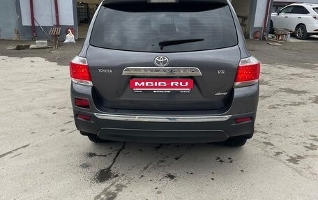 Toyota Highlander III, 2011 год, 2 100 000 рублей, 5 фотография